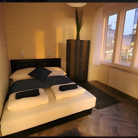 M&M Apartment - Astoria Boedapest Buitenkant foto